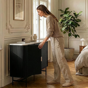 Sideboard Olvehok 110x40x77 cm Svart/Marmorutseende, vit [en.casa]