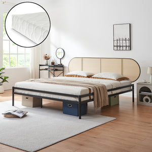 Metallbädd Linköping med ovalt huvudgavel och madrass [en.casa]